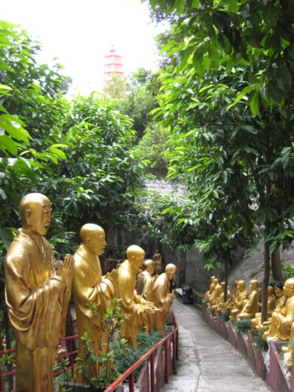 Pathway leading to Temple of Ten Thousand Buddhas
