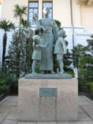 Statue at the Yasukuni Shinre