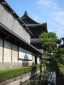Higashi Hongan Temple moat