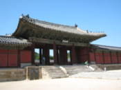 Main gate of Changgyeonggung Palace