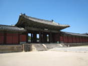 Main gate of Changgyeonggung Palace
