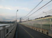 Train crosses the Han River