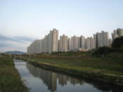 One of the many streams that feed the Han River