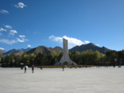Monument in the park opposite the palace