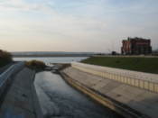 The smaller river flows into the Tom