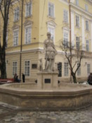 Statue on Rynok Square