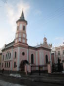 Along Pekar'ska Street