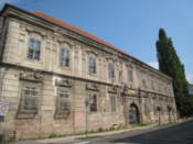 Seemingly derelict building