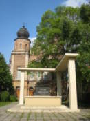 Holocaust memorial in front of the synagogue