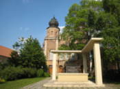 Holocaust memorial in front of the synagogue